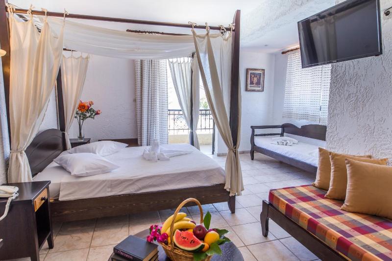 Superior Double Room image 3