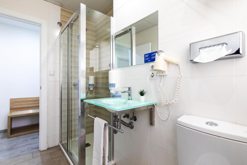 Single Room image 2