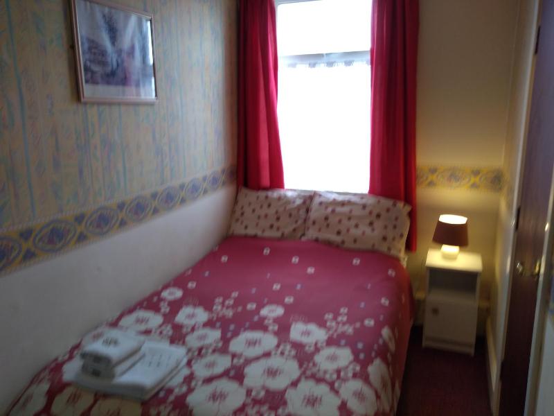 Small Economy Double Room image 4