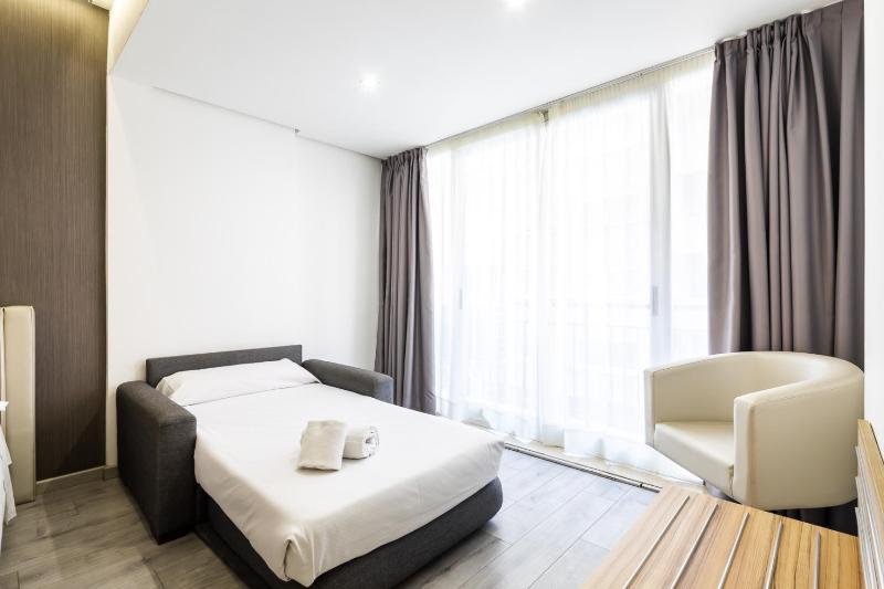 Double Room with Extra Bed image 3