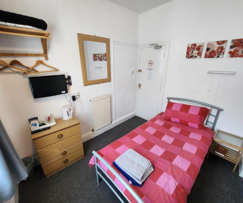 Single Room image 1