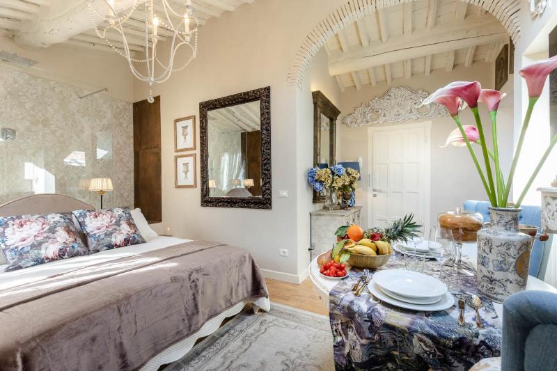 Moro Studio Suite Classy and Romantic Apartment in Lucca - image 20