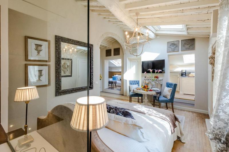 Moro Studio Suite Classy and Romantic Apartment in Lucca - image 29