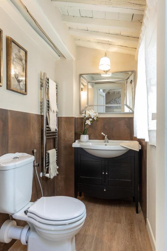 Moro Studio Suite Classy and Romantic Apartment in Lucca - image 14