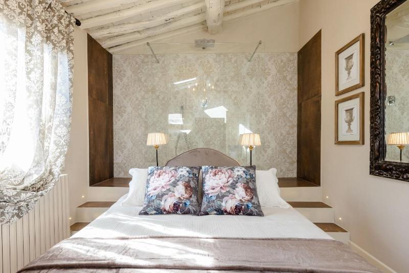 Moro Studio Suite Classy and Romantic Apartment in Lucca - image 16