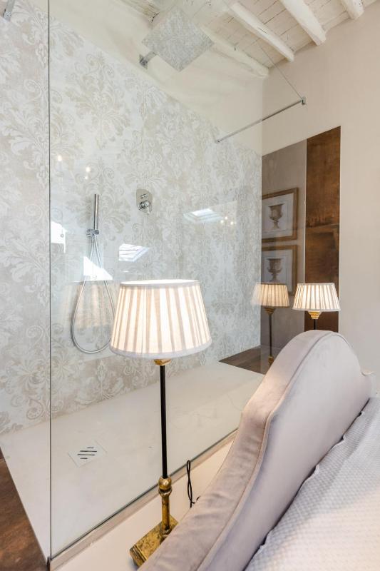 Moro Studio Suite Classy and Romantic Apartment in Lucca - image 10