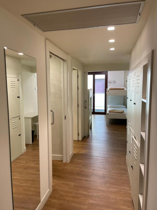Private 6 Bed Room image 2
