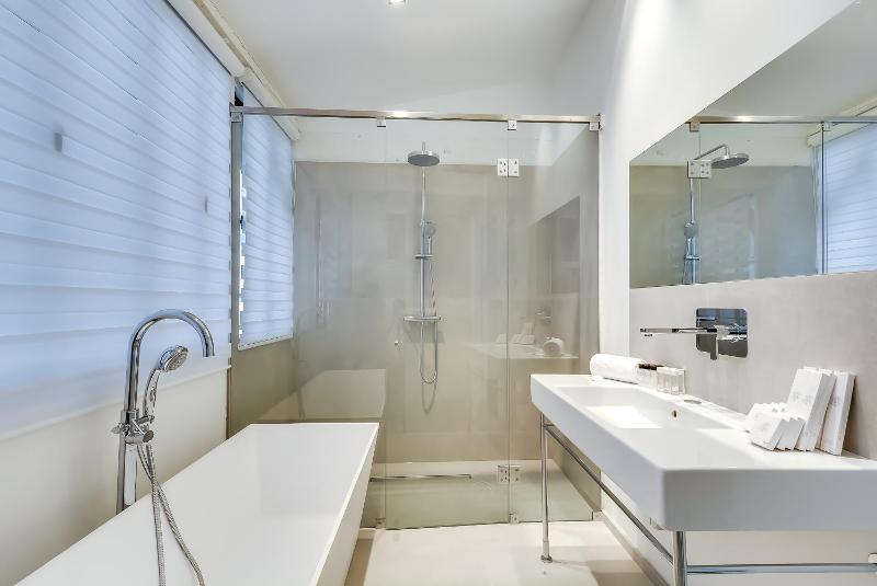 Two-Bedroom Apartment (6 Adults) image 4