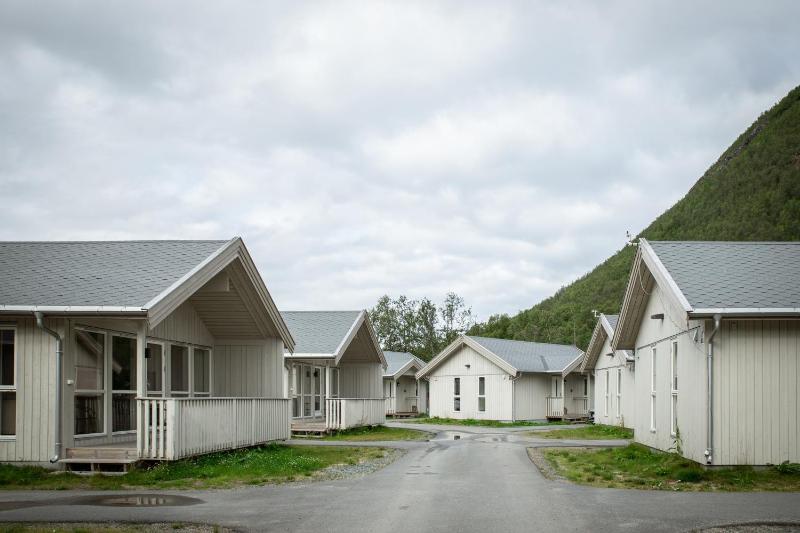 Deluxe Lodge- Garden view image 1