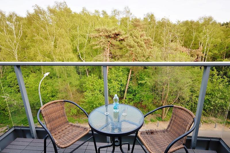 Deluxe Double Room with Balcony image 3