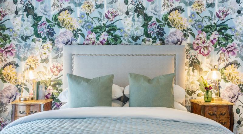 Queen Room image 4