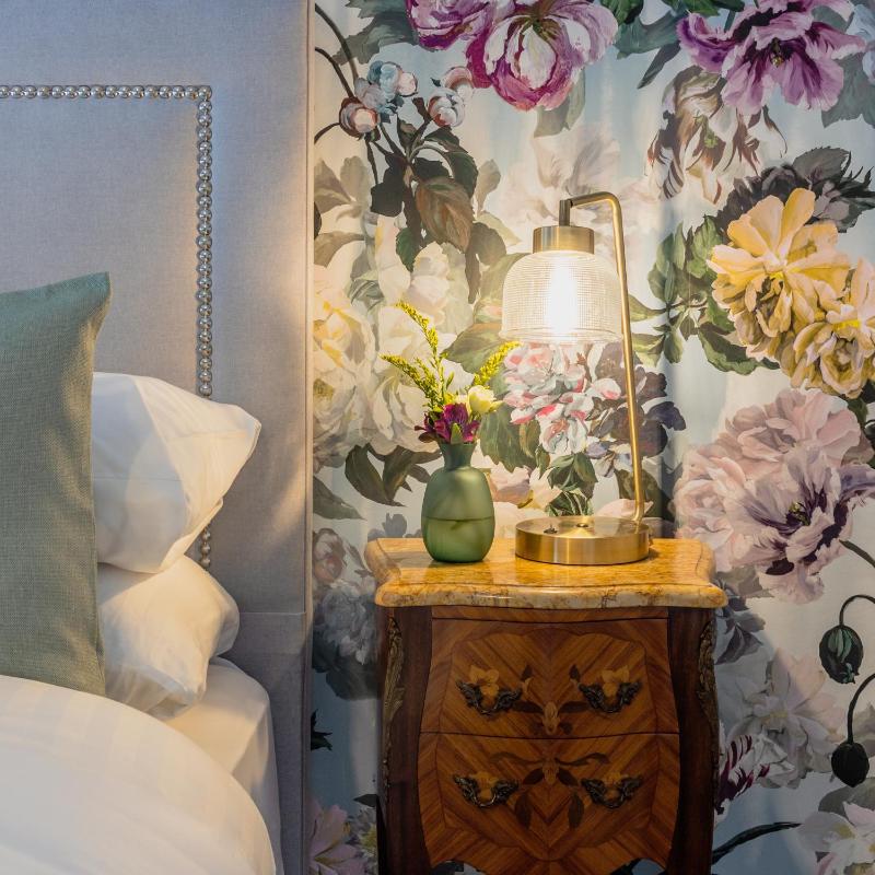 Queen Room image 3