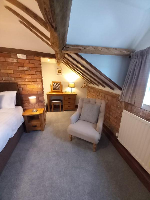 King Room image 3