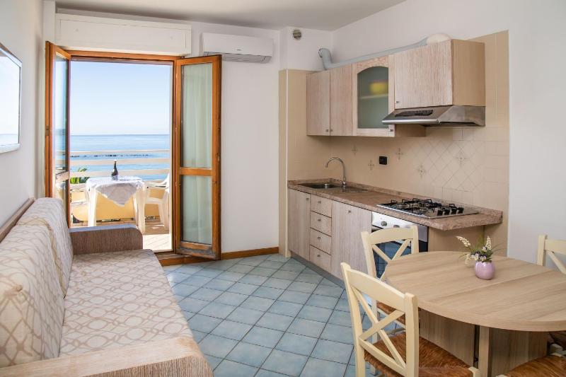 Superior One-Bedroom Apartment with Sea View image 3
