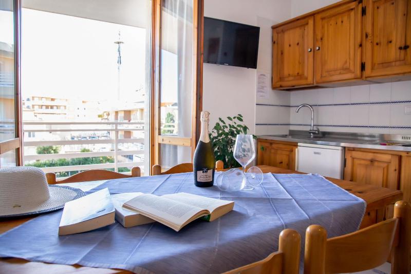 Apartment with Sea View image 3