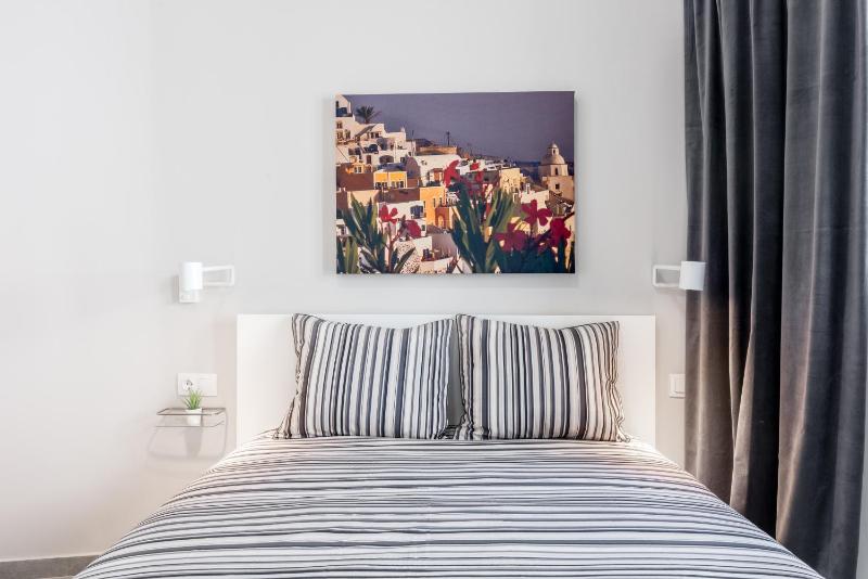 One-Bedroom Apartment image 1