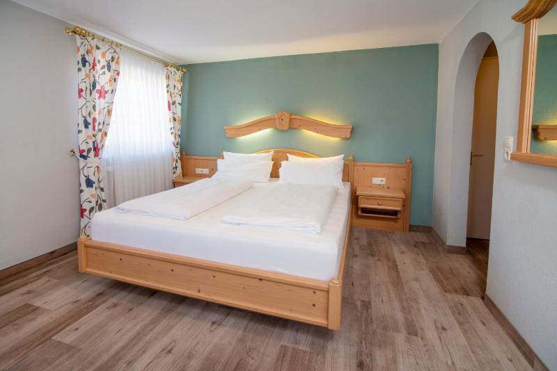Standard Double Room image 1