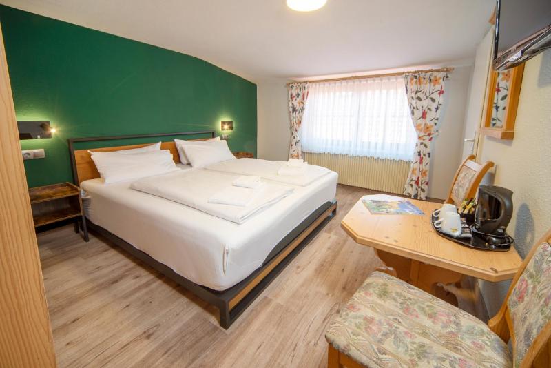 Small Double Room image 1