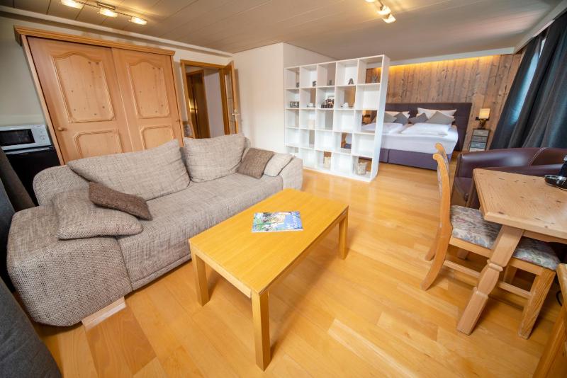 Deluxe Family Room image 4