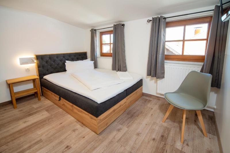 Superior Triple Room image 3