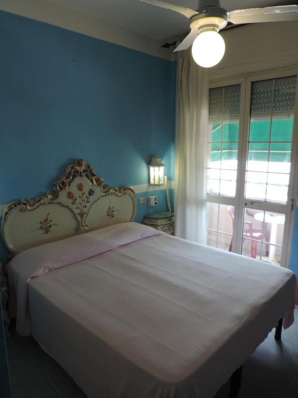 Double Room with Front Sea View and Balcony image 2