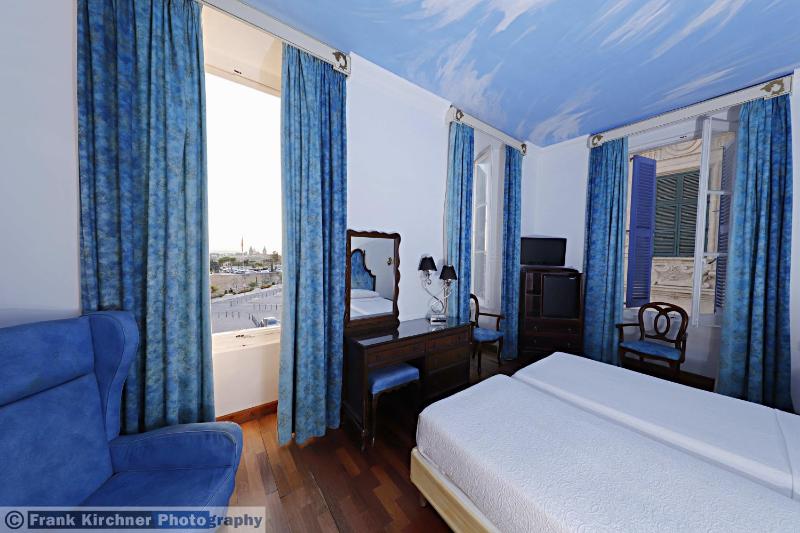 Superior Double Room image 2