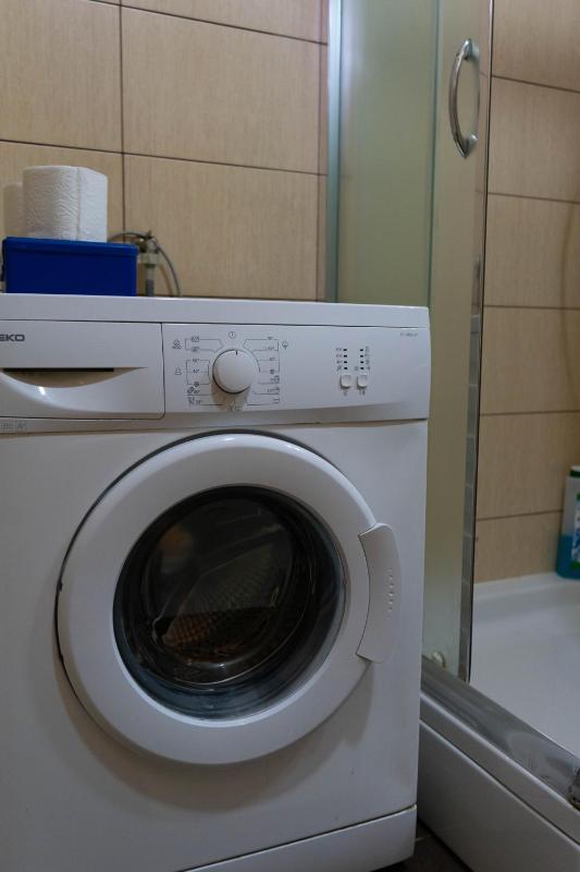 One-Bedroom Apartment image 2