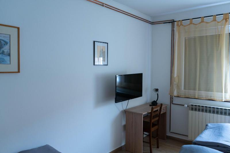One-Bedroom Apartment image 2