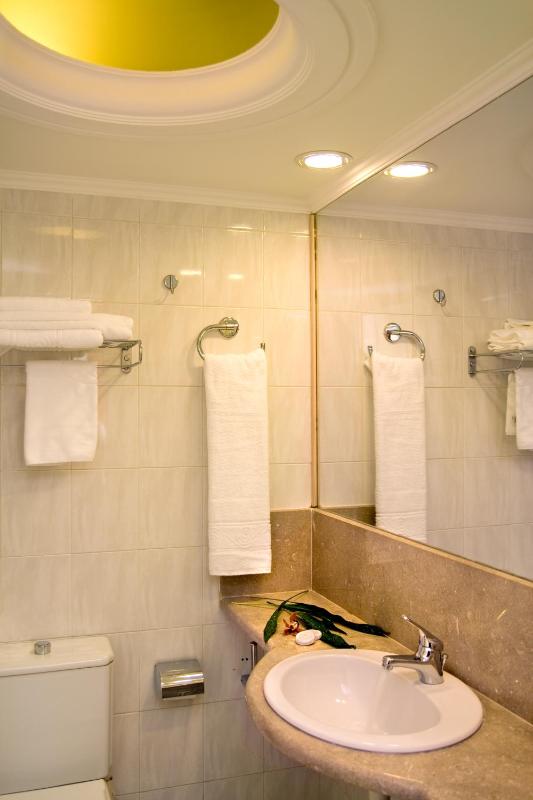 Economy Double Room with Two Single Beds and Sofa Bed image 2