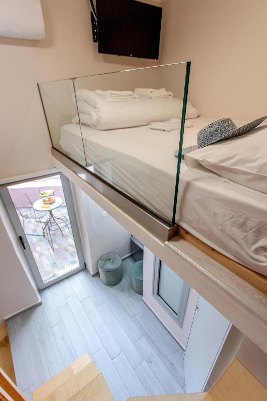 Mitos Cozy Rooms - image 21