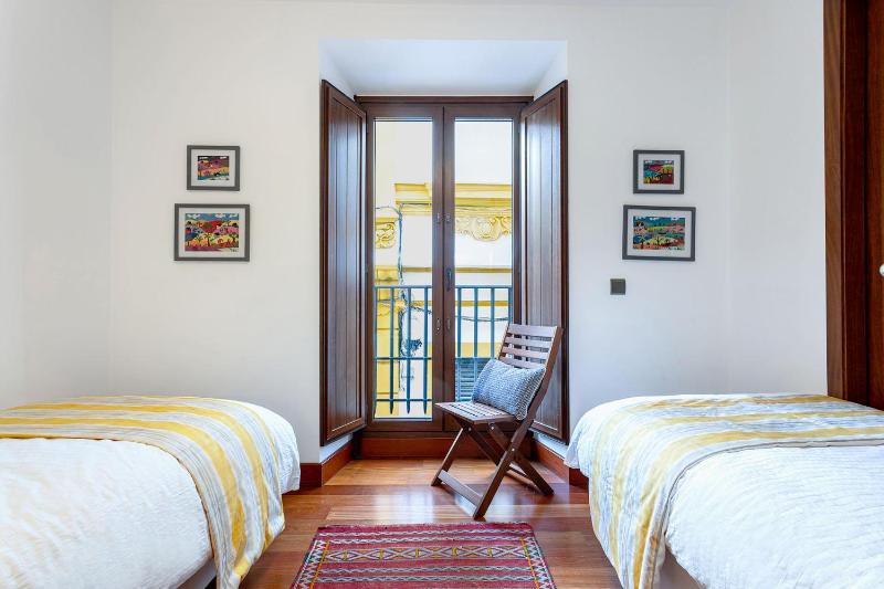 Genteel Home Puerta Real Sevilla - image 10