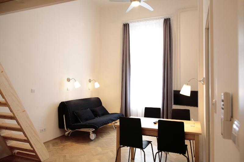 One-Bedroom Apartment image 4