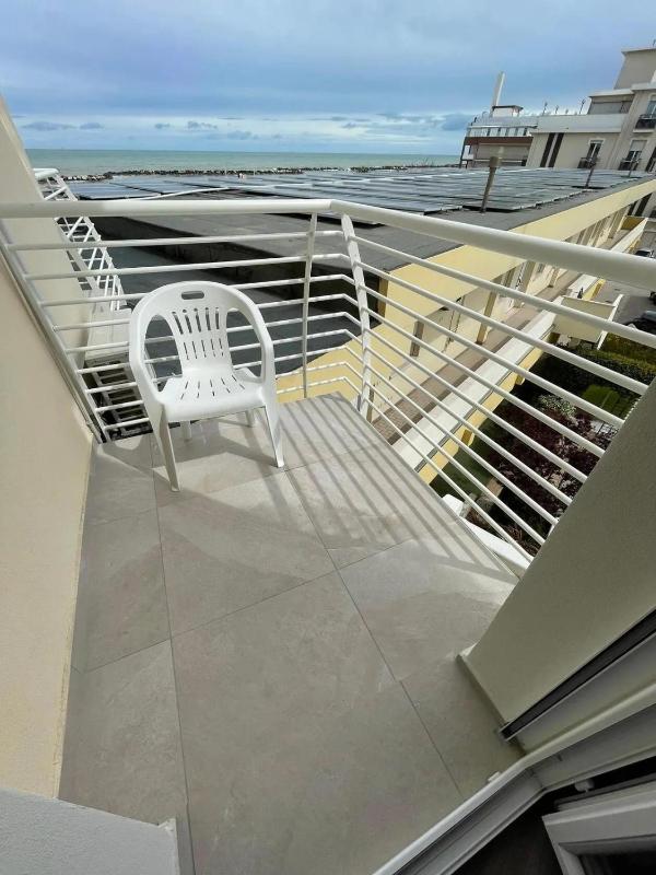 Room with Side Sea View image 1