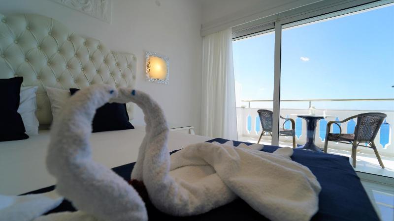 Deluxe Apartment image 2