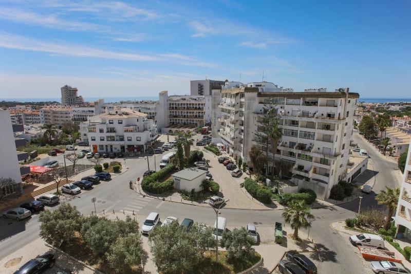 Go4Portugal - Dinis - Luxe Condo with Pool Airco Seaview with two Balcony - image 11