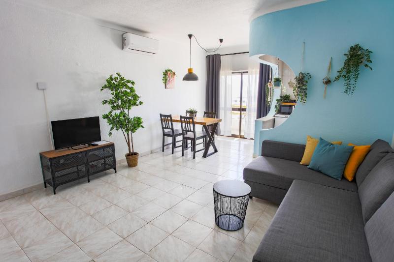 Go4Portugal - Dinis - Luxe Condo with Pool Airco Seaview with two Balcony - image 37