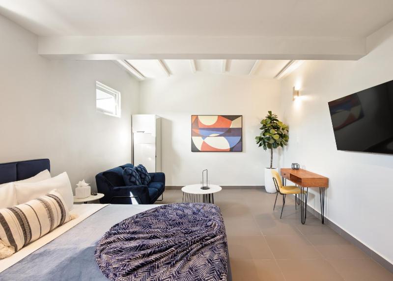 Superior Suite image 1