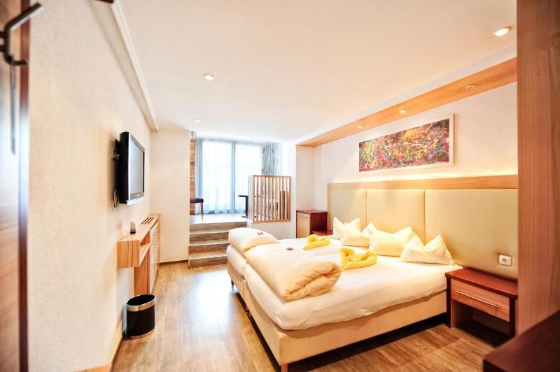Deluxe Family Room image 4