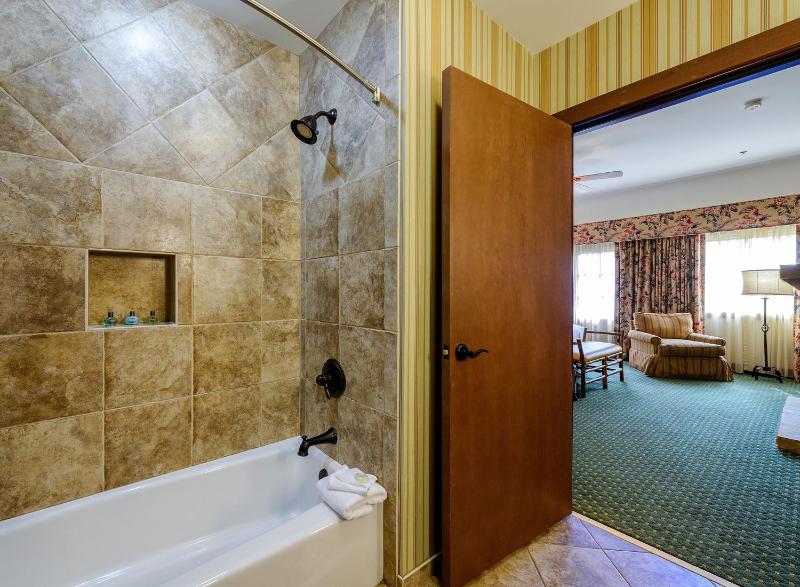 King Villa Room - No Pets Allowed image 2