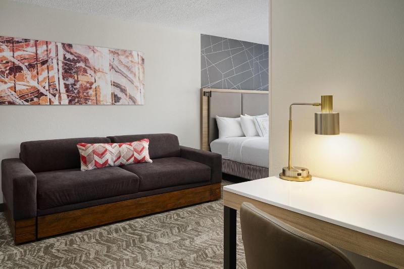 Double Suite with Sofa Bed image 4