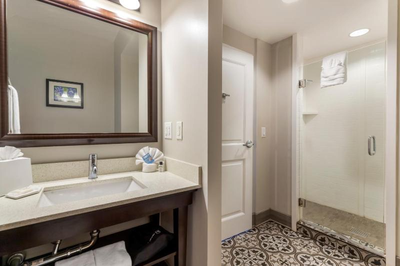 King Room image 3
