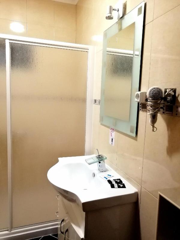 Deluxe Suite image 2