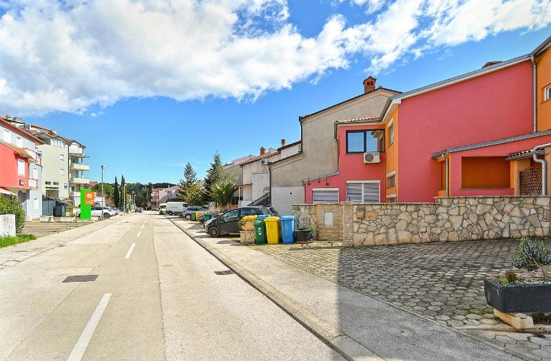 Apartments with parking space Pula - 21036 - image 8
