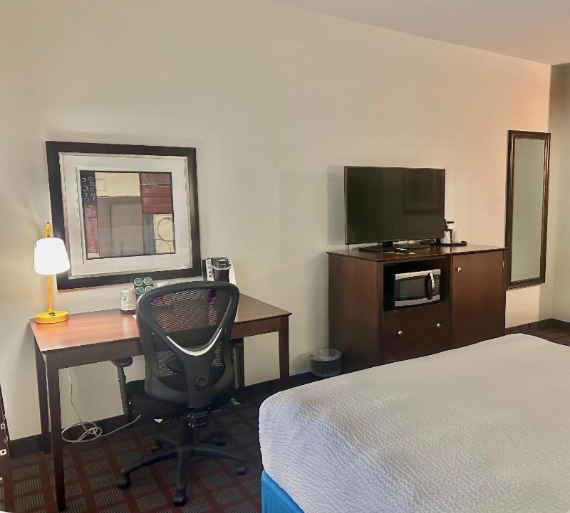 King Room image 2