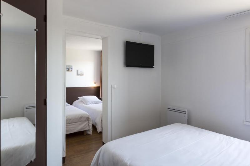 Quadruple Room - 24m2 image 3