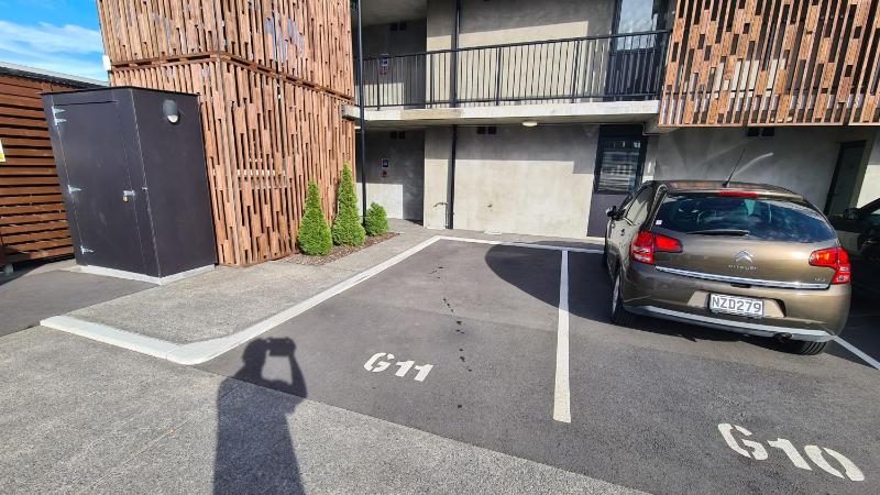 City Escape 1BR Apartment with Free Carpark - image 12