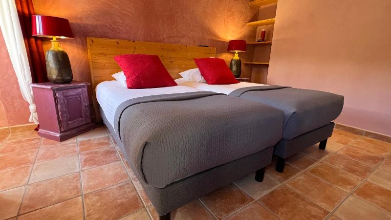 Comfort Twin Room image 1