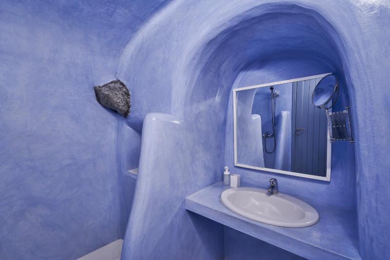 Premier Suite with Outdoor Jetted Tub image 2