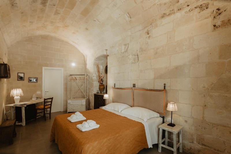 Standard Double or Twin Room image 1