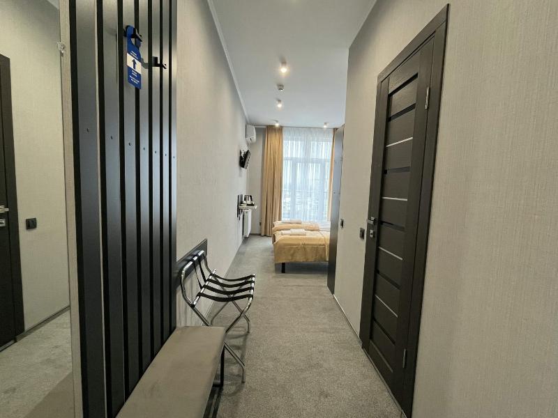 Standard Superior Twin Room image 4